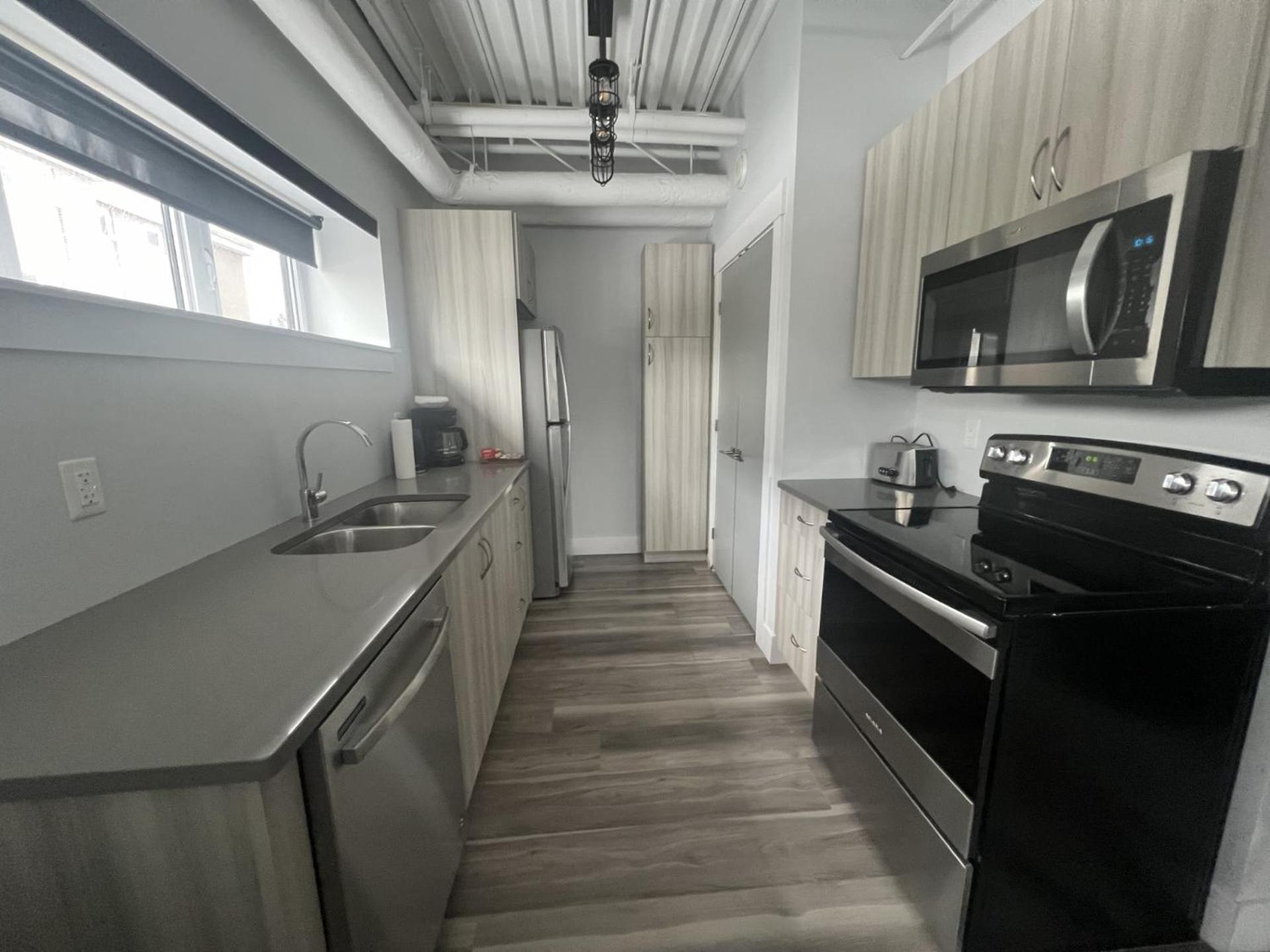 Station 1 By Terra Hospitality Aparthotel Монктън Екстериор снимка