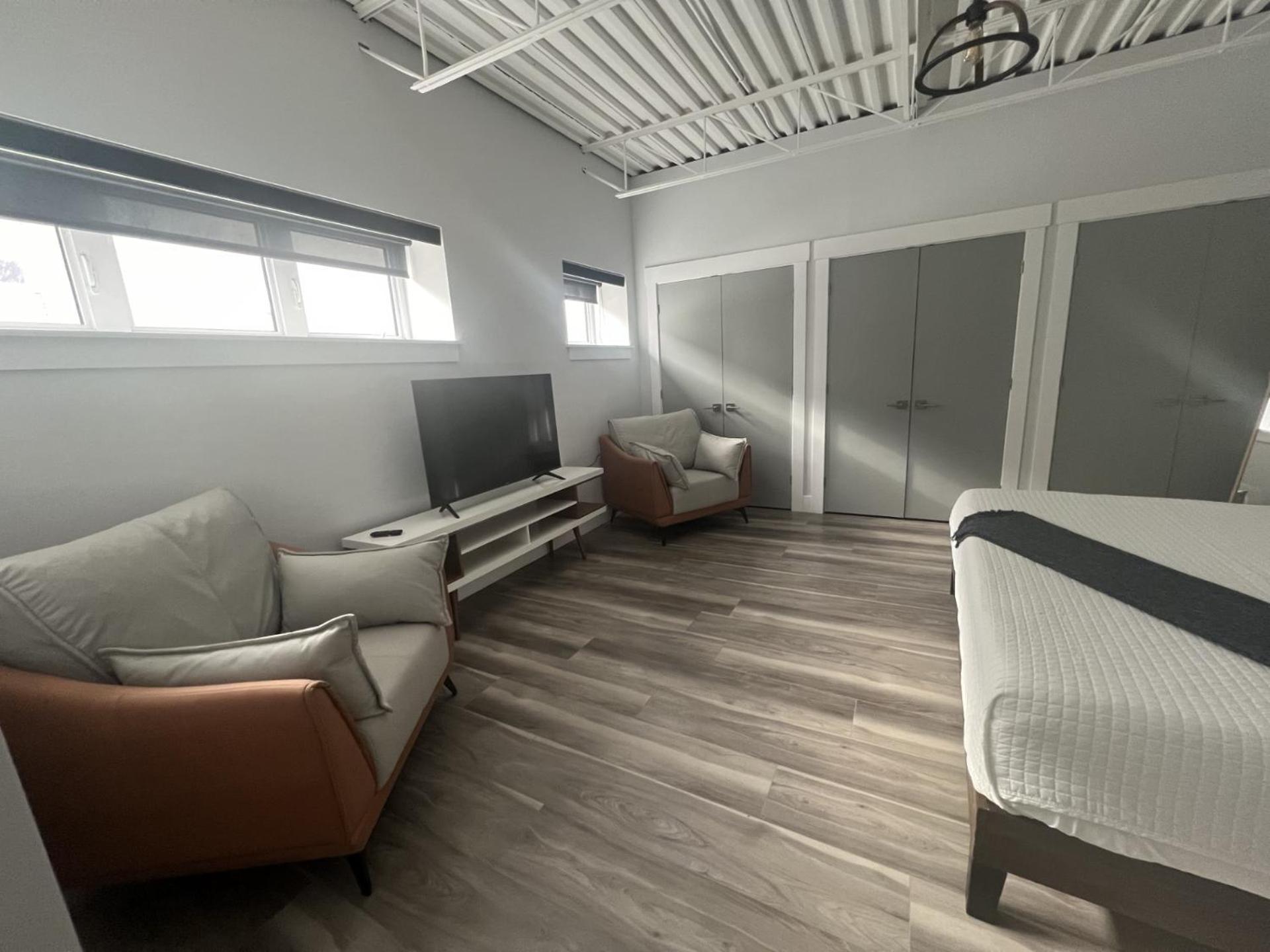 Station 1 By Terra Hospitality Aparthotel Монктън Екстериор снимка